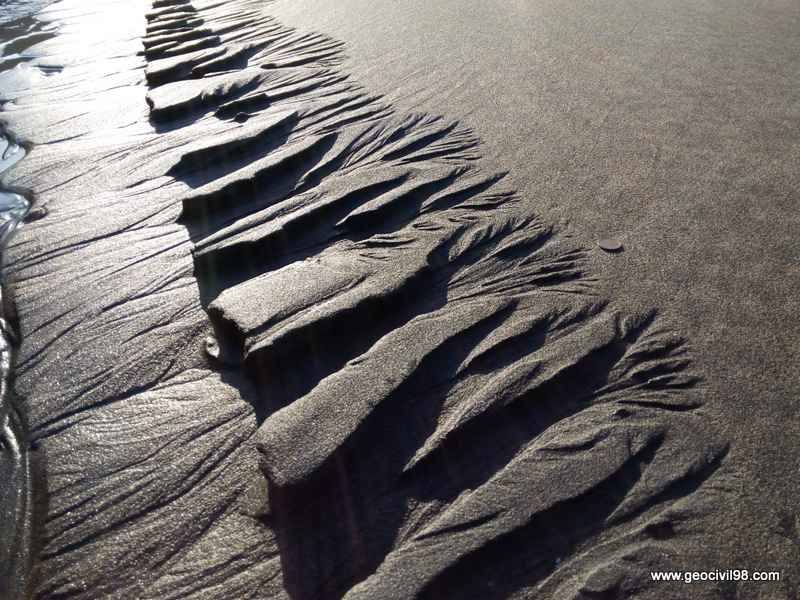 Formas sedimentarias en la playa de Otur